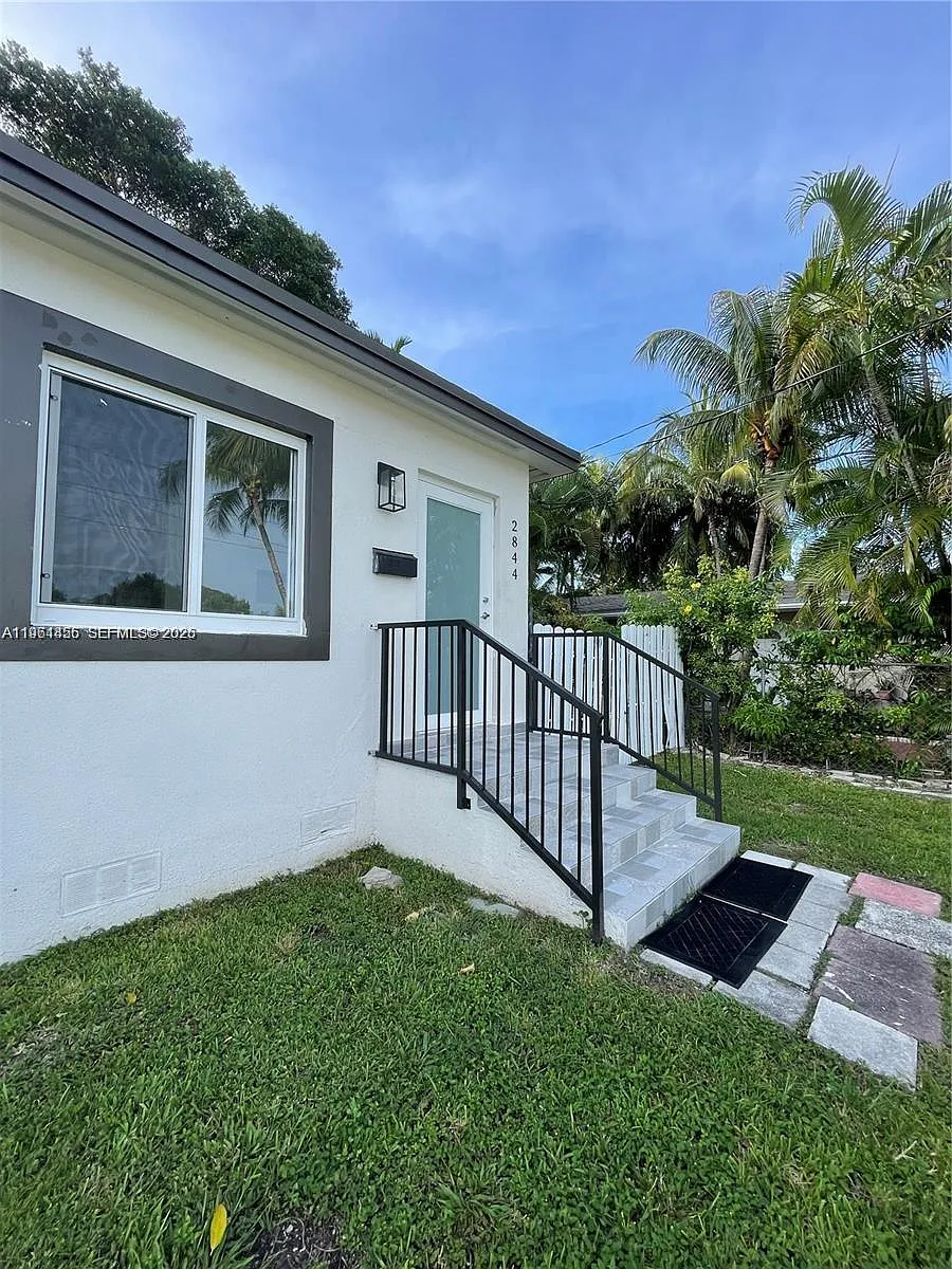 Building Photo - 2854 SW 37th Ave #2854