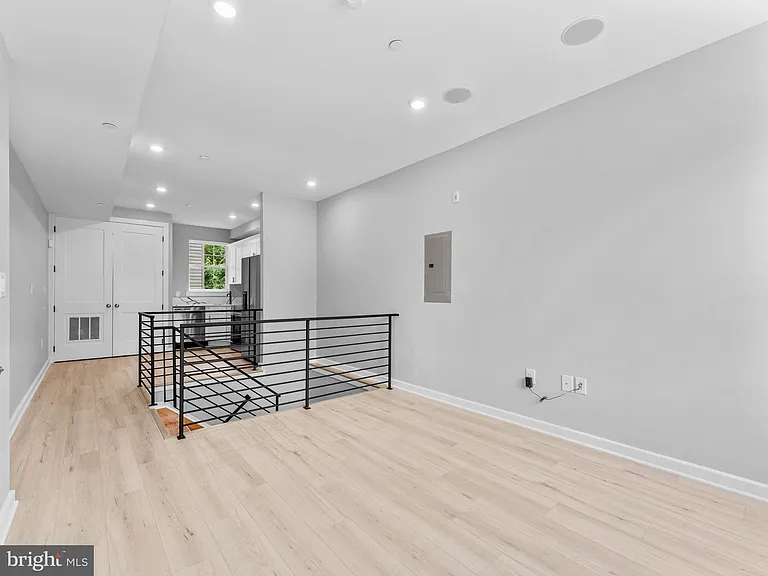 1682 N 54th St #1 — Photo 3