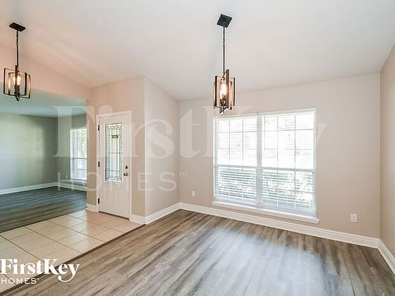4th image of 3401 Westfield Dr