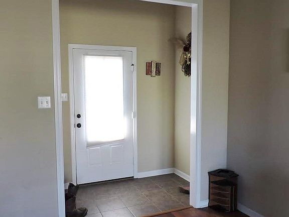 2nd image of 17084 Jamestowne Dr