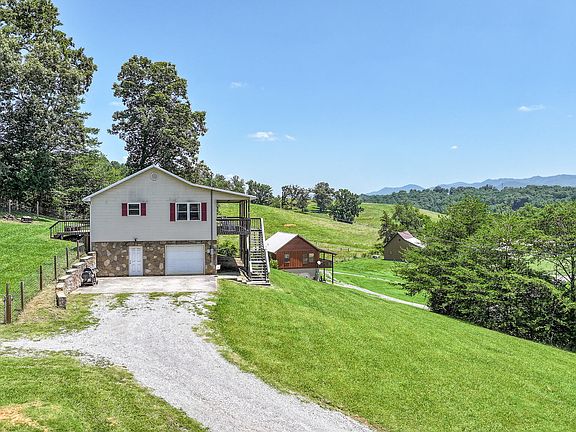 2nd image of 1800 Mountain Ridge Rd
