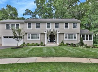 33 Schwenker Pl, Fair Haven, NJ 07704