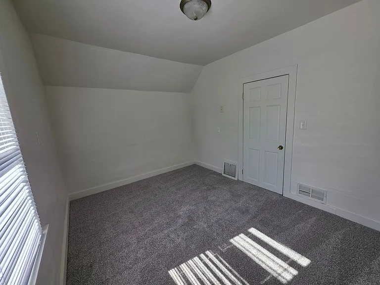 826 W Elsie St — Photo 11