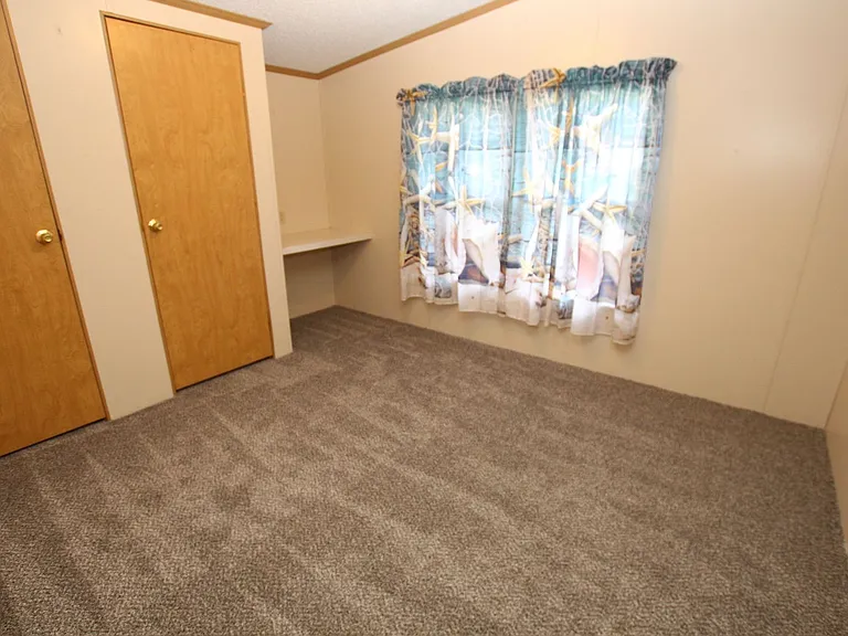 22927 Cypress Dr — Photo 15