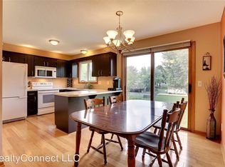 10564 Maple Valley Dr N, Maple Grove, MN 55369