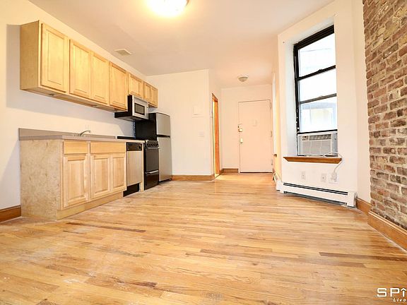 2nd image of 814 10th Ave APT 4a