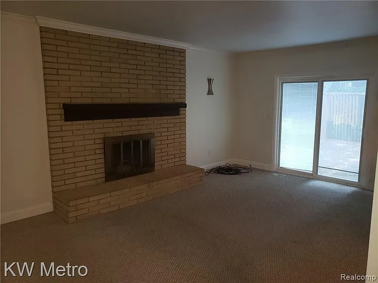 5969 Slate Dr — Photo 7