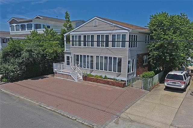 1st image of 343 N 1st St