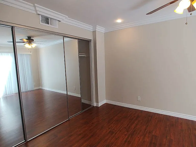 Villa De Adel Apts — Photo 128
