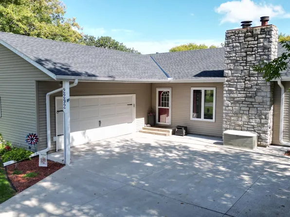 2292 7th St N, North Saint Paul, MN 55109