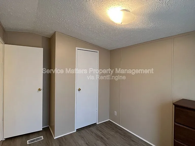 4819 Douglas Dr — Photo 15