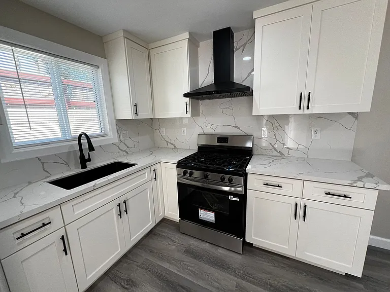 7820 1/2 Farmland Ave — Photo 3