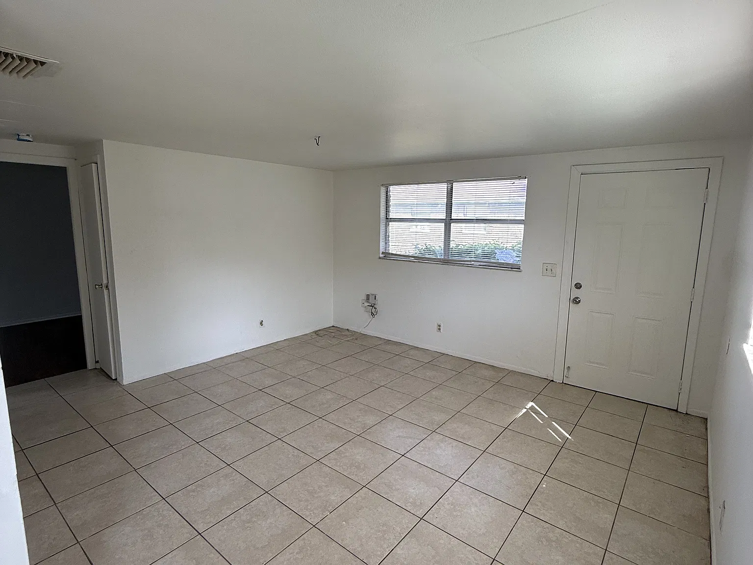 3 bed, 800 sqft, $1,495 — Photo 4