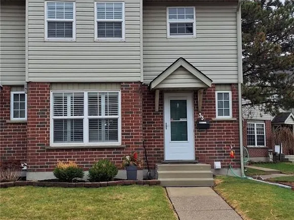 26 Poplar Dr #33, Cambridge, ON N3C 4A3