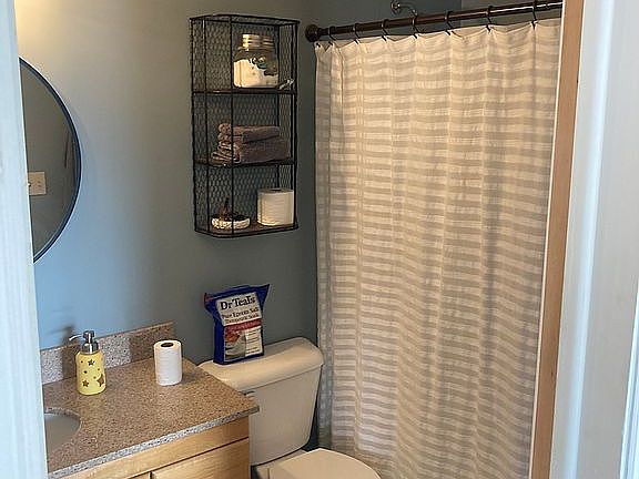 Main bathroom 