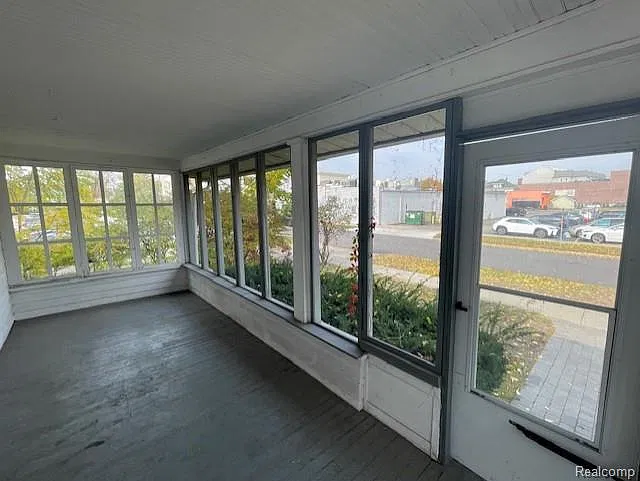 3 bed, 1.0 bath, 1532 sqft, $1,850 — Photo 2