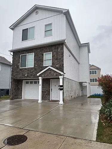 28 Harris St #A/B Photo 1