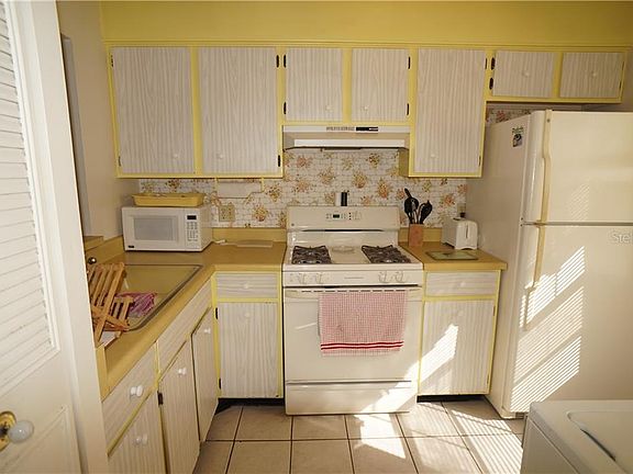 2nd image of 1479 Feather Dr