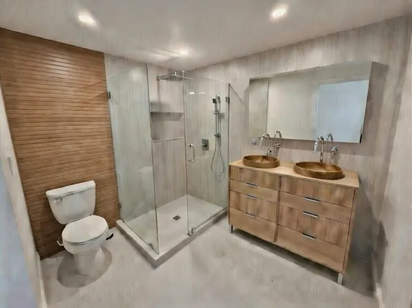 (undisclosed Address), Ridgewood, NY 11385