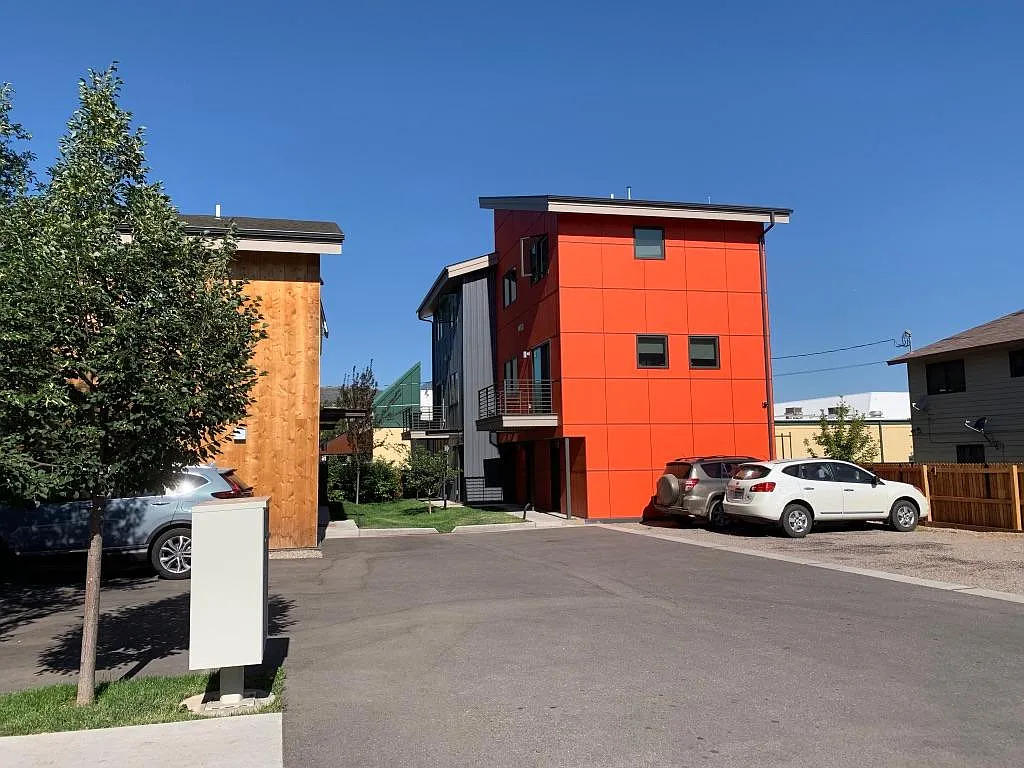 2 bed, 1.5 bath, 1180 sqft, $3,400 — Photo 4
