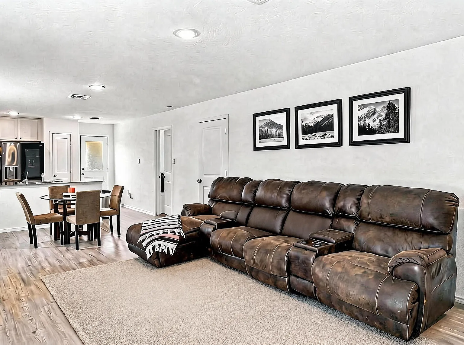 3 bed, 2.0 bath, 1266 sqft, $1,550 — Photo 4