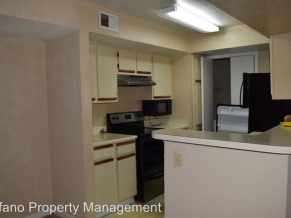 4th image of 4200 Thornbriar Ln APT 302