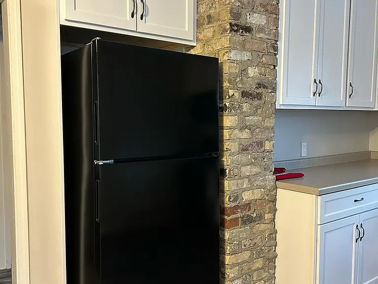 215 S 5th St — Photo 13