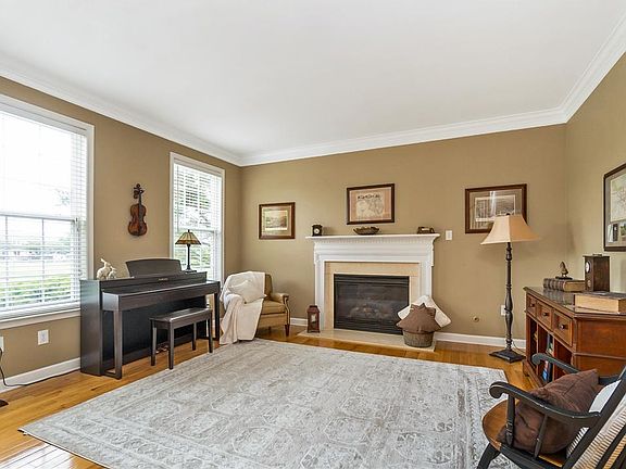3rd image of 2549 Chandlee Ct