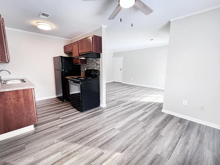 Sharondale Woods Apartments — Photo 78