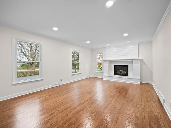 4th image of 44W204 Pembroke Ct
