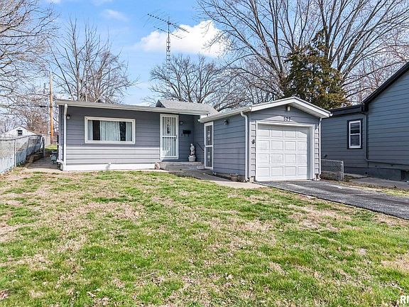 4th image of 527 Wood Ave