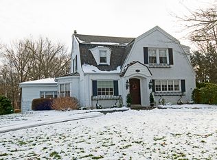 1190 Hulton Rd, Oakmont, PA 15139