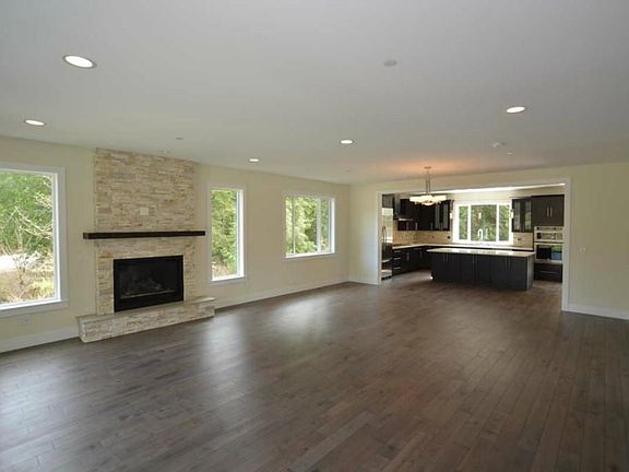 3rd image of 21117 NE 78th St