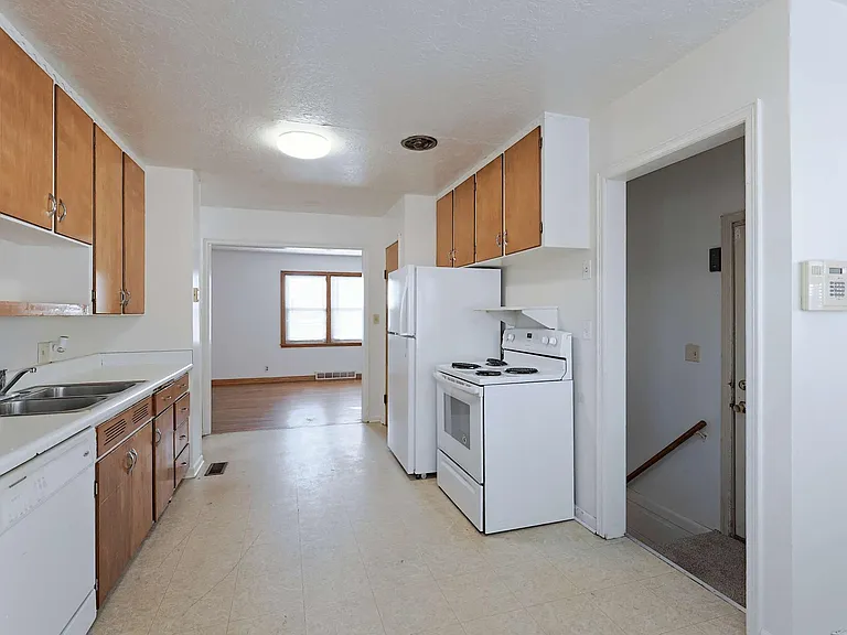 940 S 48th St — Photo 10