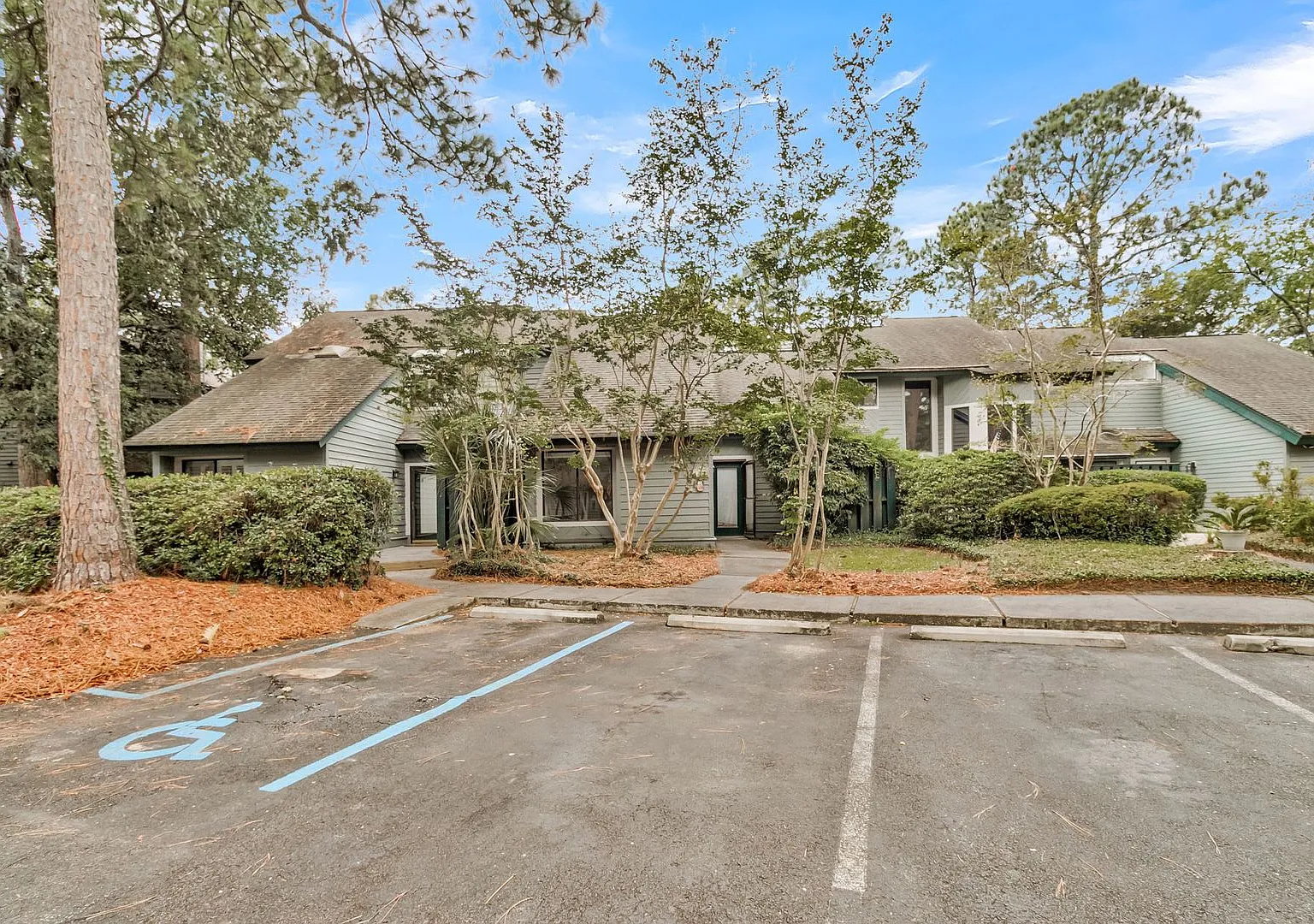 Refreshed 3BR/3BA Snee Farm Lakes Rental with Screened Porch & Water Views — Photo 1
