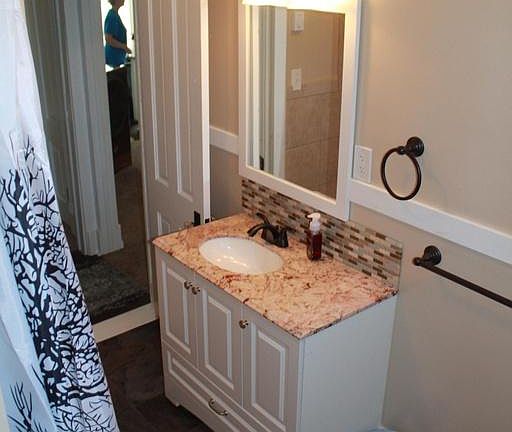 4th image of 662 24th Ave NE #2