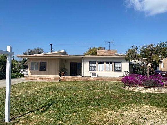 3rd image of 8621 Passons Blvd