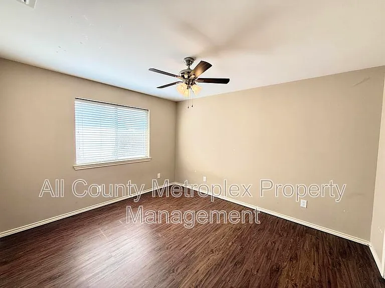 8902 Bayshore Ln — Photo 6
