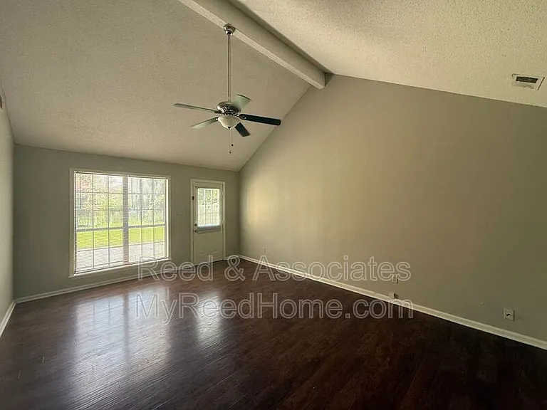 6935 Hillindale Dr — Photo 5