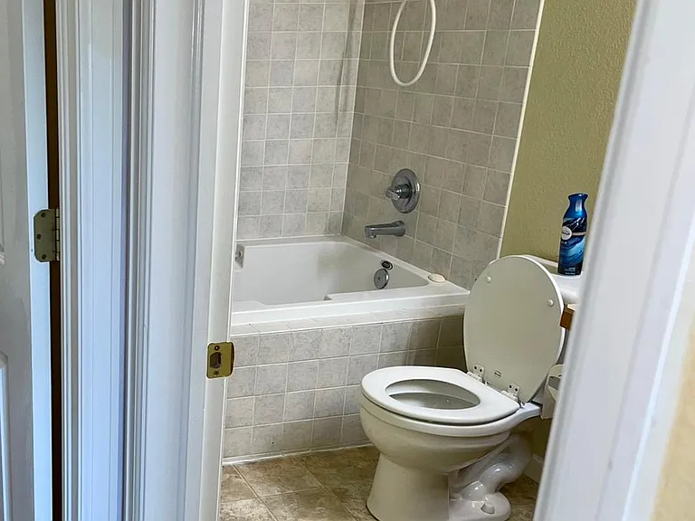 138 Beacon Way #1E — Photo 6