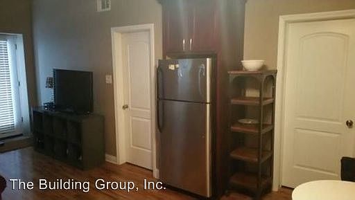 2nd image of 1421 W Chicago Ave APT 4R