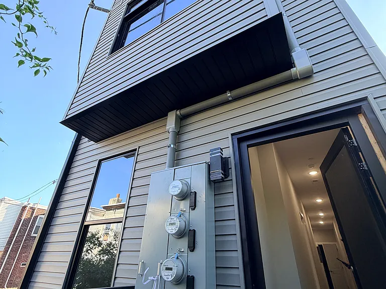 1015 N 45th St #3 — Photo 8