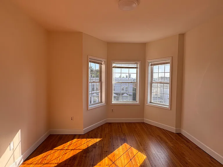 226 Linden Ave #3L — Photo 9