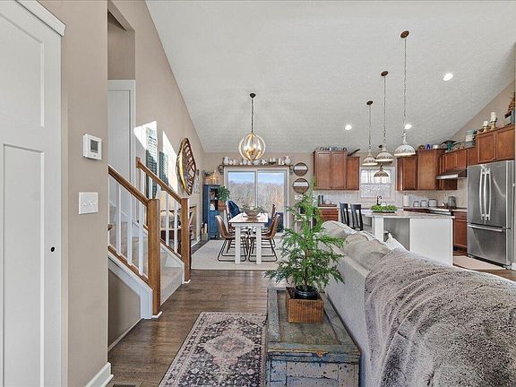 5th image of 10019 Township Road 227