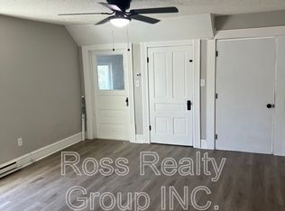 1121 Delence St, Toledo, OH 43605