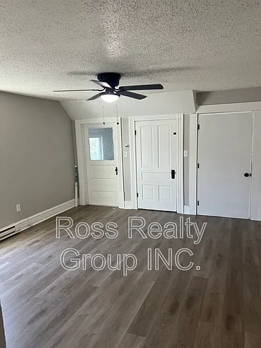 1121 Delence St Photo 1