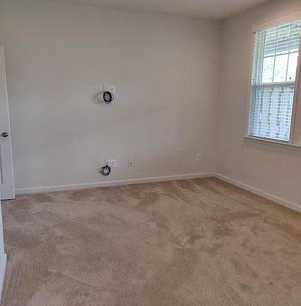 4th image of 176 Solara Dr