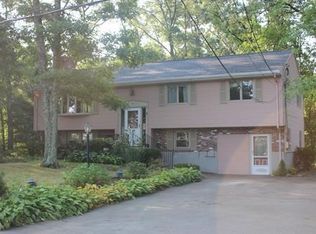 4 Larson Cir, Burlington, MA 01803