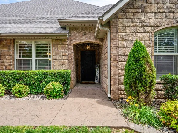 1671 Foxboro Ct, Bentonville, AR 72713