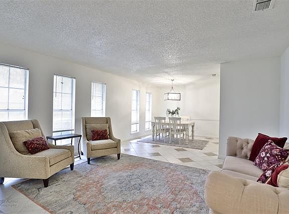 3rd image of 2974 Arrowhead Dr